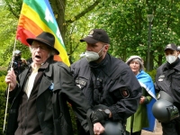 Beschämende Polizeigewalt gegen alte Menschen in Berlin