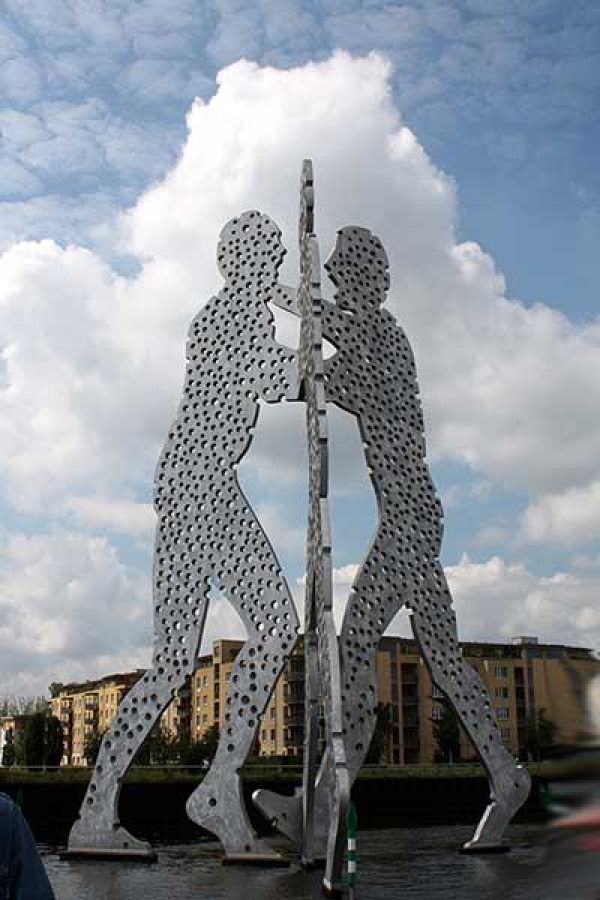 Molecule Men in Berlin