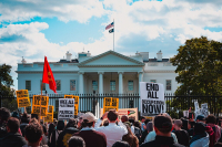 Die Ermordung Tausender Kinder lässt sich nur bedingt durch Propaganda schönreden