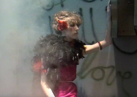 ... und draußen vor der großen Stadt stehen die [Sexarbeiterinnen] sich die Füße platt